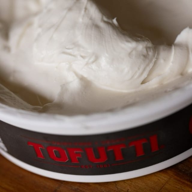 8 oz Tofutti Tub.