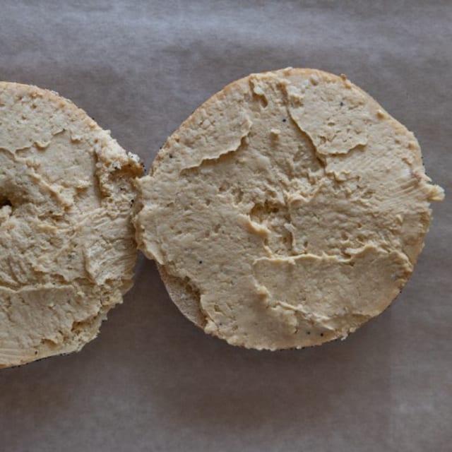 Bagel with Hummus.